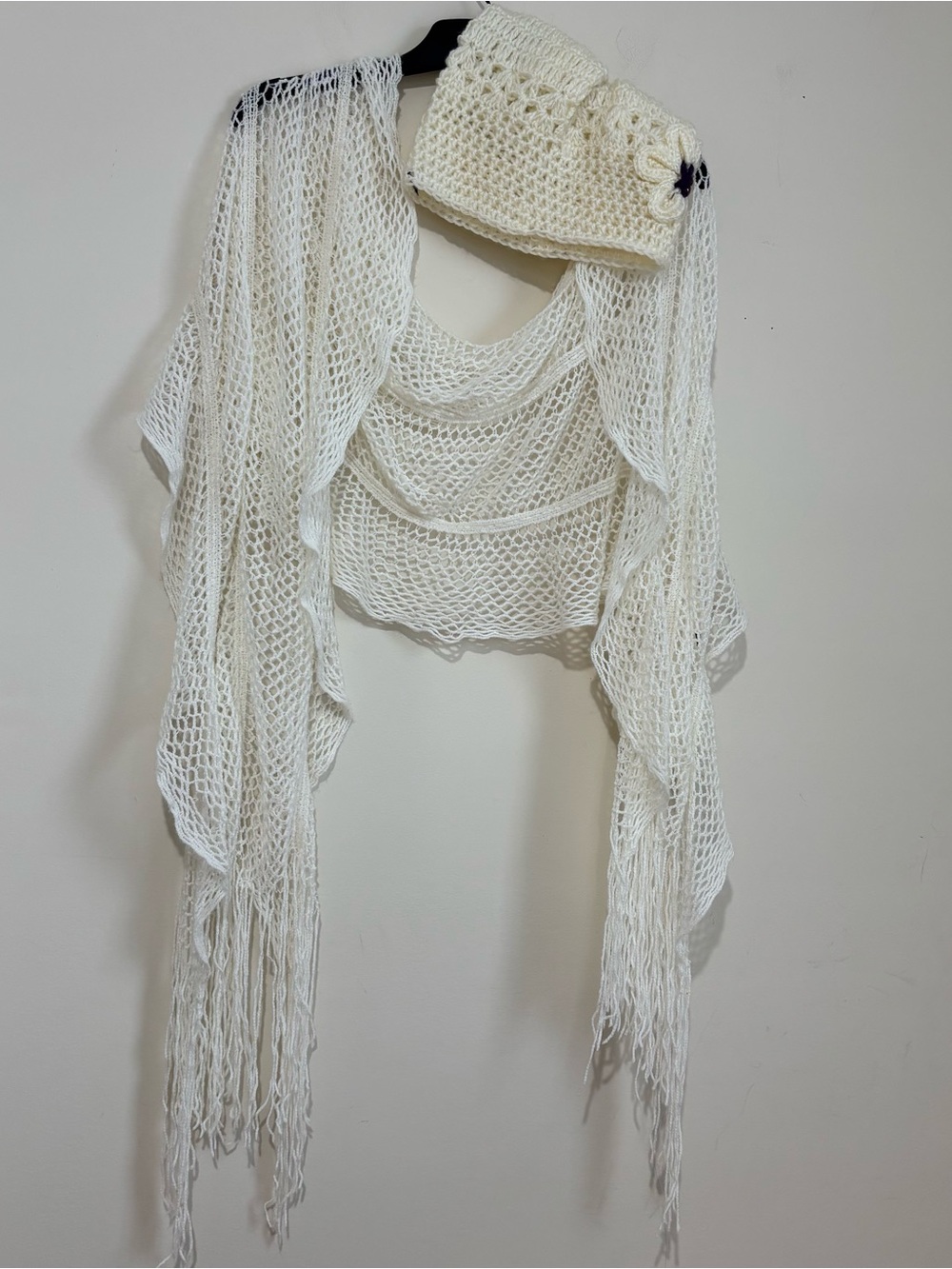 Vintage 90's boho 2pc women cream crochet open knit beanie and scarf set